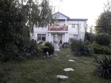Фото номера Трехместный номер с собственной ванной комнатой Гостевой дом Perla Neagră Lotus Spa г. Câineni-Băi 36